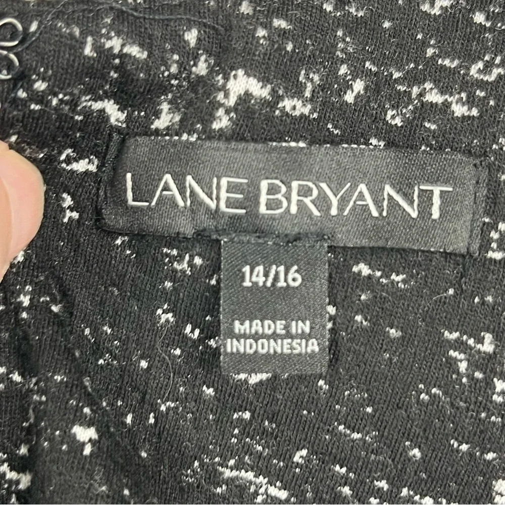 Lane Bryant v-neck back zip fit and flare textured knit 3/4 sleeve dress, 14/16.